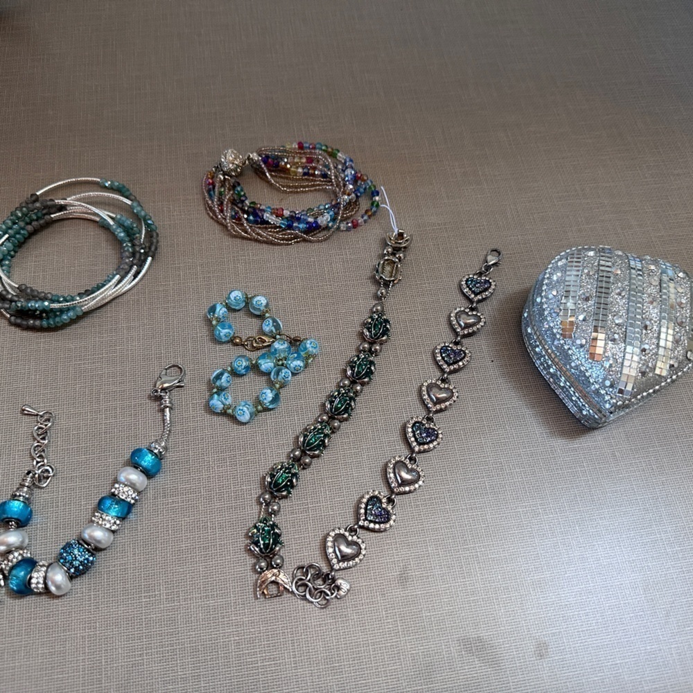 Set of 9 Bracelets including Brighton and Vintage. & cute Heart Embelished Box - Picture 10 of 15